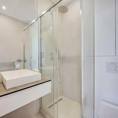 Holiday home Modern Getaway For Two - Marais Place Vosges Paris